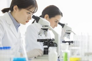 【例文４つ】製薬業界の研究職の志望動機｜受かるポイントと書き方へのリンク画像