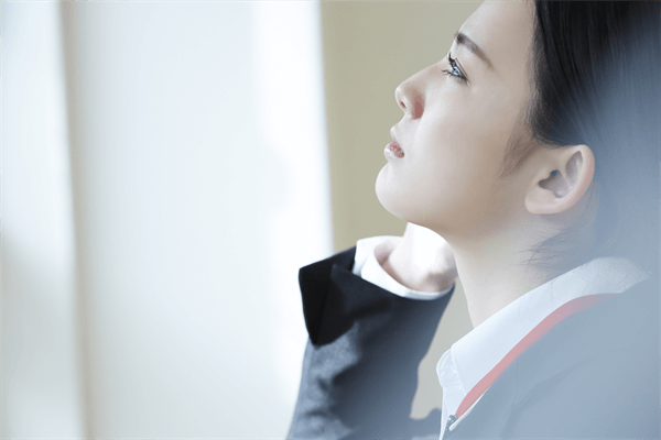 ボーナスが出ない会社の割合とその理由