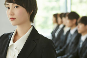面接時の髪色は何色が正解？