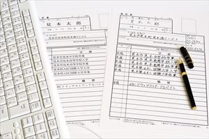 履歴書の字が汚いと落ちる？不利にならないための対策は？