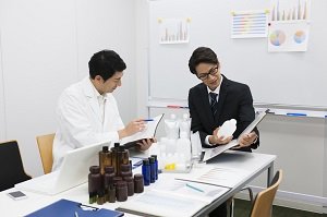 化粧品業界の商品企画・商品開発｜職務経歴書の書き方・テンプレートへのリンク画像