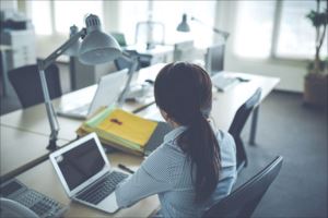 休日出勤すると実際いくら増える?手当の割増率・計算方法まとめ