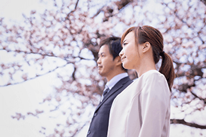 【まるっと解説】入社日当日の流れ&準備|挨拶・自己紹介の例文つき