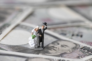 結婚できる年収の最低ラインは400万?