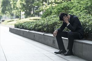 【4つの原因別】転職癖の治し方｜転職を繰り返すことで待ち受ける末路とは
