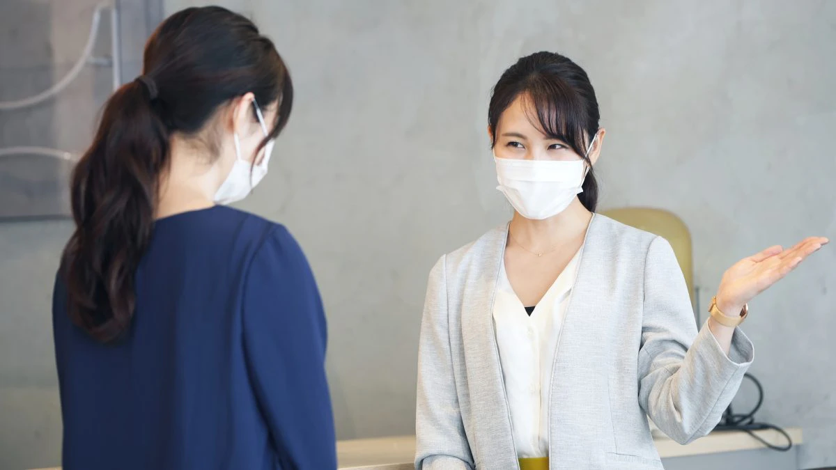 人がいる受付のイメージ画像