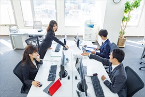 常勤と非常勤は何が違う？役員や公務員の場合は？