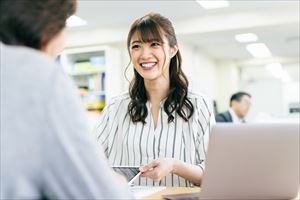 非正規公務員とは｜2020年の法改正でどう変わる？待遇改善や雇い止めの実態